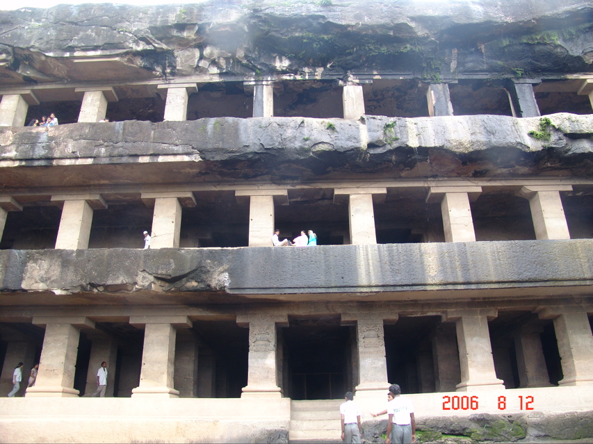 3 storeyed vihara